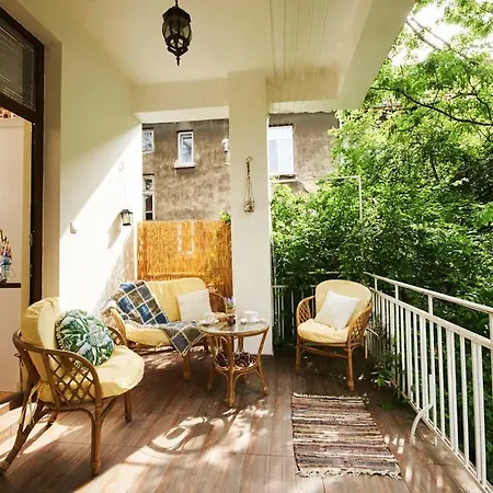 Apartment Rustic Style, Top Center + Parking